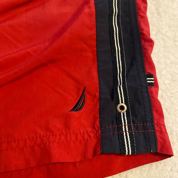 NÁUTICA men’s size M solid red swim trunks. - Picture 4 of 6